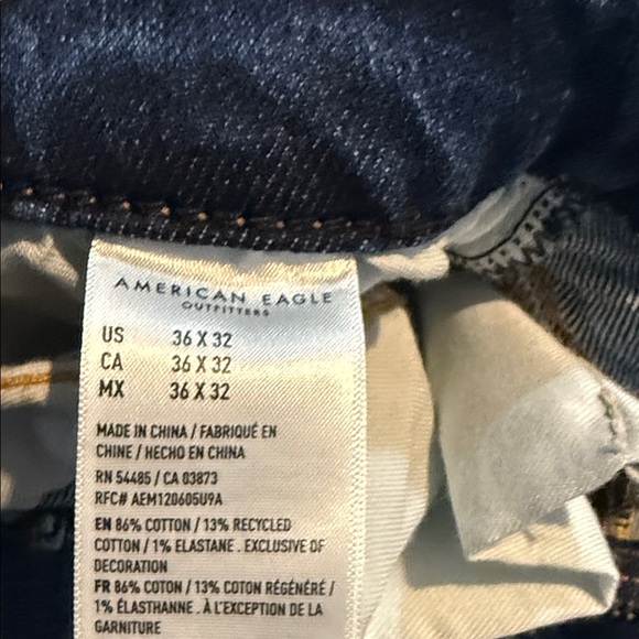 American Eagle Outfitters Men's Dark Blue Relaxed Jeans - Picture 6 of 6